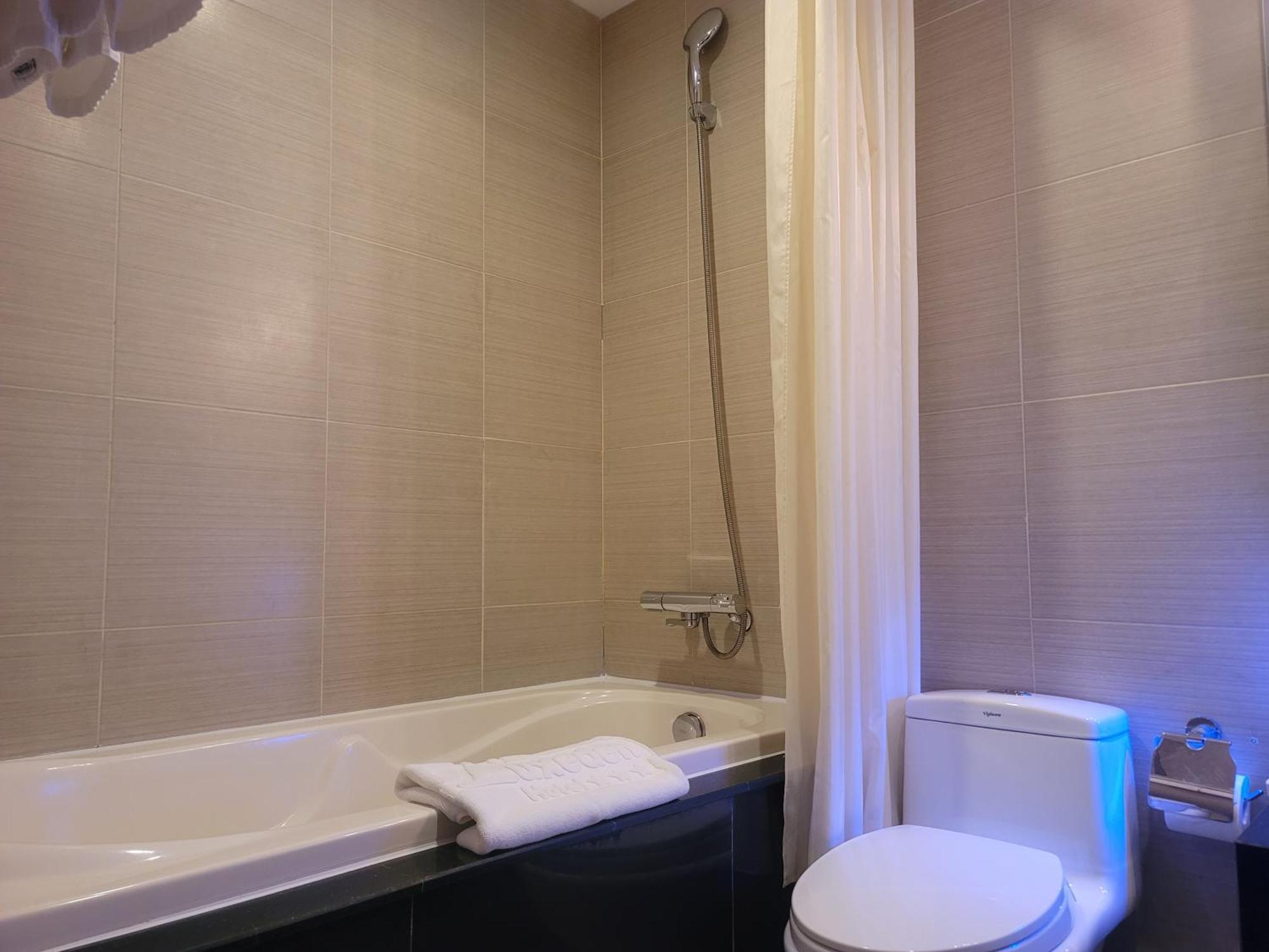 Luxeden Hotel Hanoi Zewnętrze zdjęcie