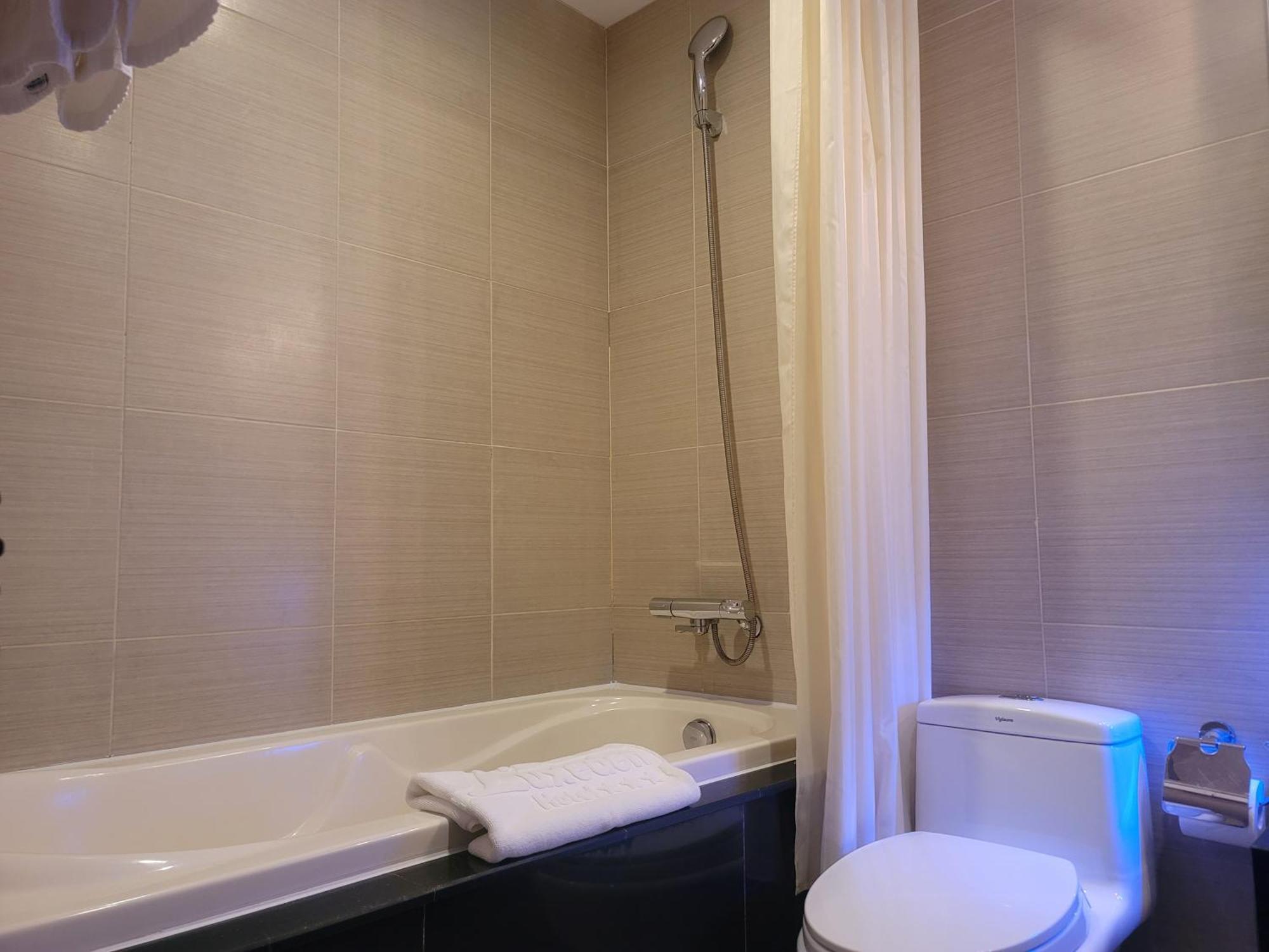 Luxeden Hotel Hanoi Zewnętrze zdjęcie