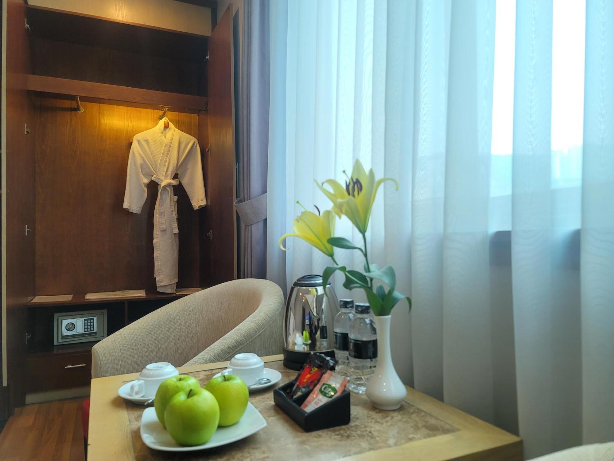 Luxeden Hotel Hanoi Zewnętrze zdjęcie