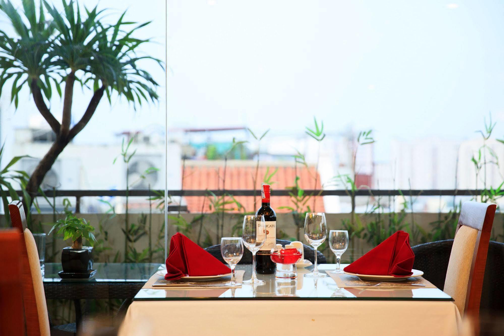 Luxeden Hotel Hanoi Zewnętrze zdjęcie
